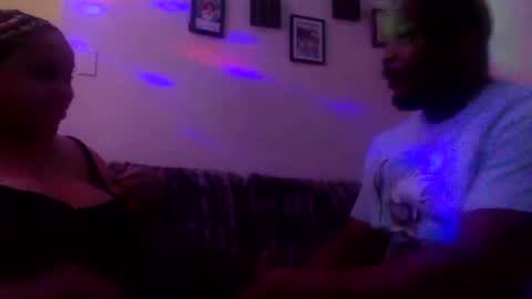 Twin and Lea online show from 10-05-25, 04:55