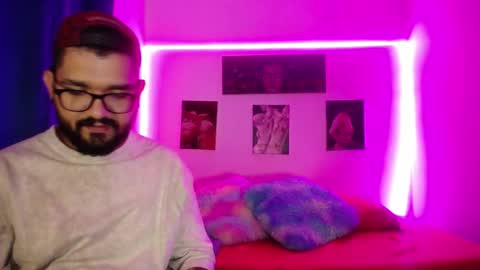 Snapshot of twinflamesxx chatting on 09-27-25, 12:48 TwinFlamesXX online show from 09-27-25, 12:48