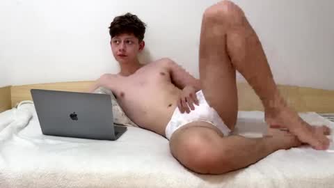 Snapshot of twink0dream chatting on 05-31-26, 11:39 twink0dream online show from 05-31-26, 11:39