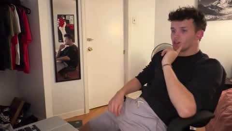 twink2048 online show from 12-18-25, 02:39
