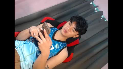 Snapshot of twink_blaze chatting on 04-06-26, 12:52 BLAZE online show from 04-06-26, 12:52