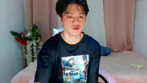 Snapshot of twink_blaze chatting on 05-11-26, 01:44 BLAZE online show from 05-11-26, 01:44