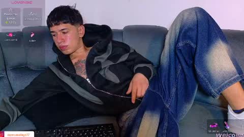 Snapshot of twink_daren chatting on 04-09-26, 06:24 Mr Daren online show from 04-09-26, 06:24