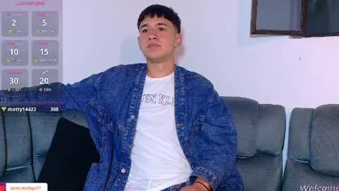 Snapshot of twink_daren chatting on 04-15-26, 08:09 Mr Daren online show from 04-15-26, 08:09