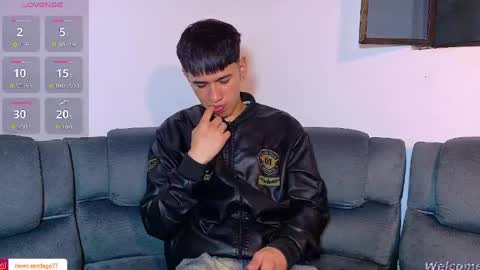 Snapshot of twink_daren chatting on 04-16-26, 06:52 Mr Daren online show from 04-16-26, 06:52