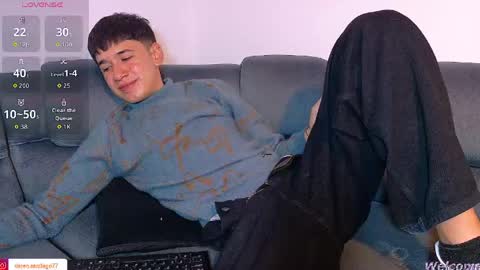 Snapshot of twink_daren chatting on 04-20-26, 07:37 Mr Daren online show from 04-20-26, 07:37
