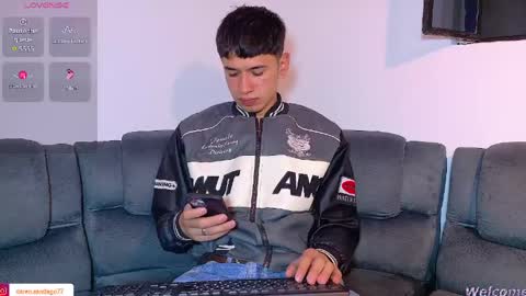 Snapshot of twink_daren chatting on 04-21-26, 07:06 Mr Daren online show from 04-21-26, 07:06