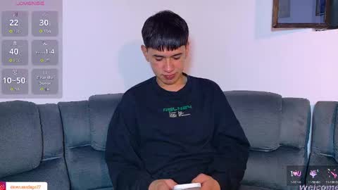 Snapshot of twink_daren chatting on 04-22-26, 06:42 Mr Daren online show from 04-22-26, 06:42