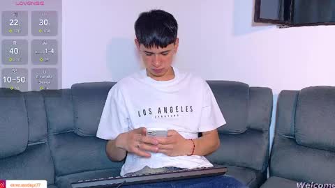 Snapshot of twink_daren chatting on 04-25-26, 06:49 Mr Daren online show from 04-25-26, 06:49