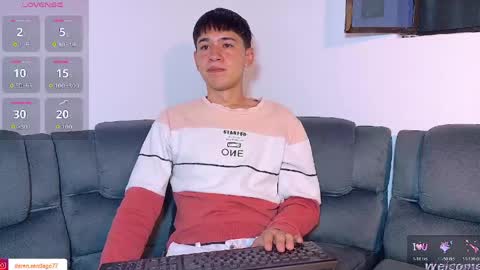 Snapshot of twink_daren chatting on 04-27-26, 07:01 Mr Daren online show from 04-27-26, 07:01