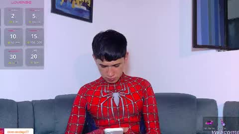 Snapshot of twink_daren chatting on 04-30-26, 06:25 Mr Daren online show from 04-30-26, 06:25