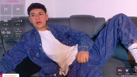 Snapshot of twink_daren chatting on 05-07-26, 06:46 Mr Daren online show from 05-07-26, 06:46