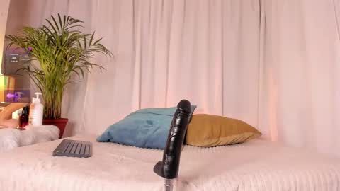 Lion online show from 02-26-25, 10:53