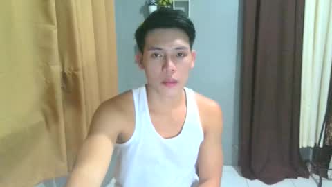 Snapshot of twink_marlon chatting on 06-01-26, 01:02 Twink sj online show from 06-01-26, 01:02