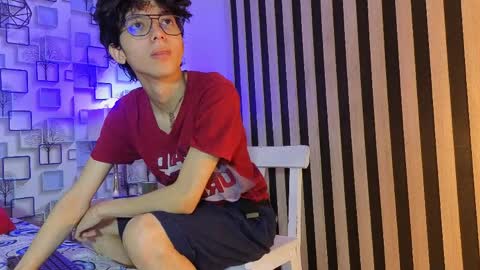 Snapshot of twink_sebas7 chatting on 04-09-26, 12:10 Sebastin online show from 04-09-26, 12:10