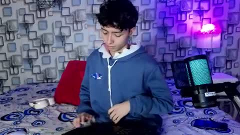 Sebastin online show from 06-17-26, 12:18