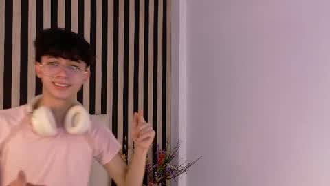 Snapshot of twink_sebas7 chatting on 06-27-26, 07:19 Sebastin online show from 06-27-26, 07:19