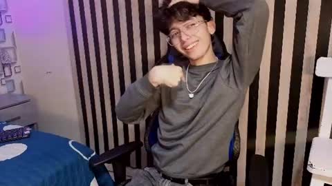 Snapshot of twink_sebas7 chatting on 07-01-26, 12:29 Sebastin online show from 07-01-26, 12:29