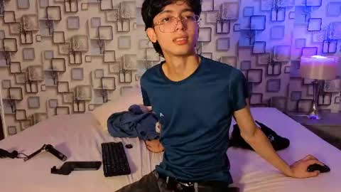 Snapshot of twink_sebas7 chatting on 07-07-26, 12:31 Sebastin online show from 07-07-26, 12:31