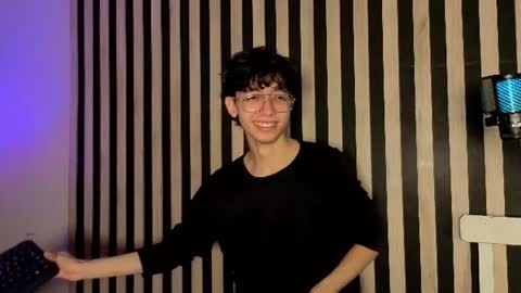 Snapshot of twink_sebas7 chatting on 07-08-26, 12:20 Sebastin online show from 07-08-26, 12:20