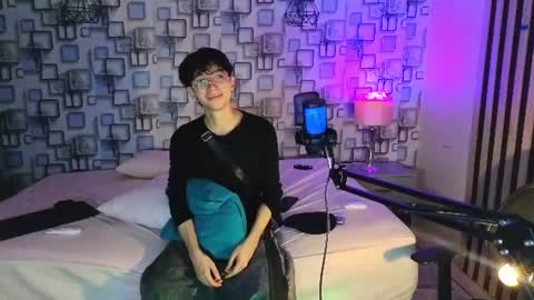 Snapshot of twink_sebas7 chatting on 07-11-26, 12:19 Sebastin online show from 07-11-26, 12:19