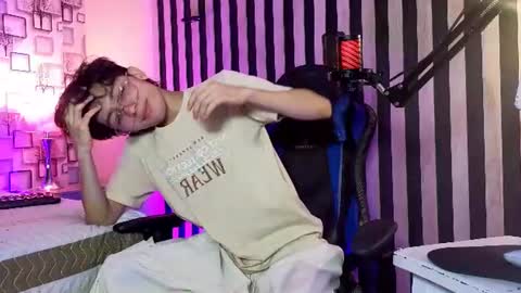 Snapshot of twink_sebas7 chatting on 07-23-26, 07:34 Sebastin online show from 07-23-26, 07:34