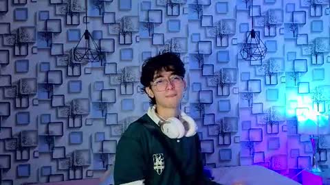 Snapshot of twink_sebas7 chatting on 08-04-26, 12:08 Sebastin online show from 08-04-26, 12:08
