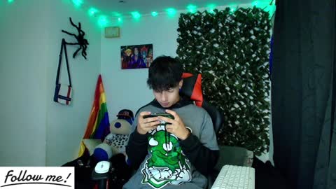Snapshot of twink_sebas_ chatting on 01-18-25, 12:35 Bad boy sebastian online show from 01-18-25, 12:35