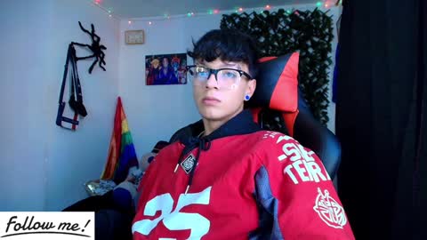 Snapshot of twink_sebas_ chatting on 01-19-25, 07:15 Bad boy sebastian online show from 01-19-25, 07:15
