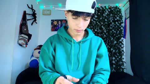 Snapshot of twink_sebas_ chatting on 02-08-25, 06:33 Bad boy sebastian online show from 02-08-25, 06:33