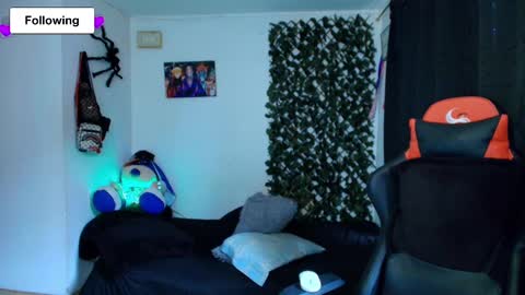 Snapshot of twink_sebas_ chatting on 02-11-25, 07:27 Bad boy sebastian online show from 02-11-25, 07:27