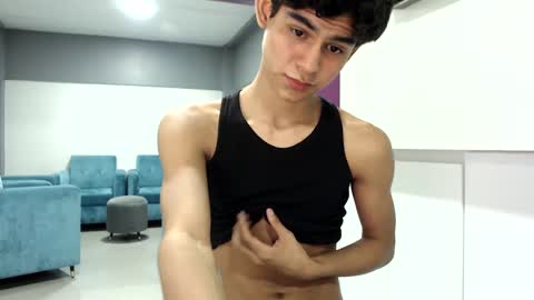 Snapshot of twink_waldorf chatting on 12-13-24, 08:15 Twink Waldorf online show from 12-13-24, 08:15