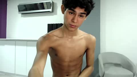 Snapshot of twink_waldorf chatting on 12-14-24, 09:35 Twink Waldorf online show from 12-14-24, 09:35