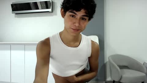 Snapshot of twink_waldorf chatting on 01-13-25, 11:17 Twink Waldorf online show from 01-13-25, 11:17