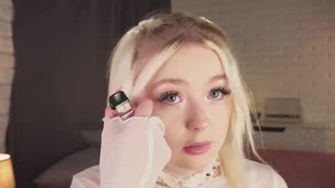 Snapshot of twinklefluff chatting on 10-14-25, 04:08 twinklefluff online show from 10-14-25, 04:08