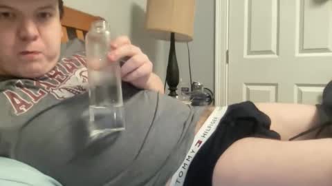 Snapshot of twinkmikexxx12 chatting on 03-25-26, 03:56 mike online show from 03-25-26, 03:56
