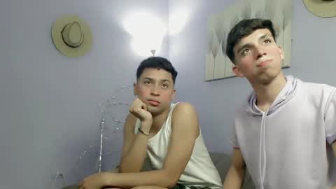Snapshot of twinks_boys_ chatting on 10-07-25, 04:20 JHOAN LIAM ZACARIAS online show from 10-07-25, 04:20