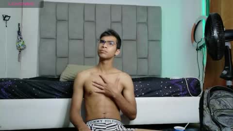 Snapshot of twinksecrets_ chatting on 04-14-26, 11:27 twinksecrets_ online show from 04-14-26, 11:27
