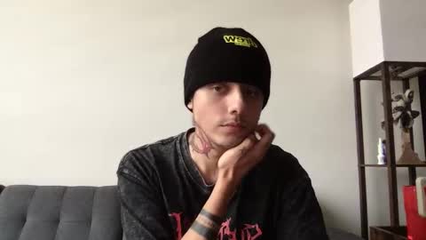 Snapshot of twinksguys360 chatting on 09-14-25, 05:34 Derrick online show from 09-14-25, 05:34