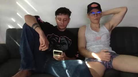 Snapshot of twinksguys360 chatting on 10-13-25, 09:37 Derrick online show from 10-13-25, 09:37