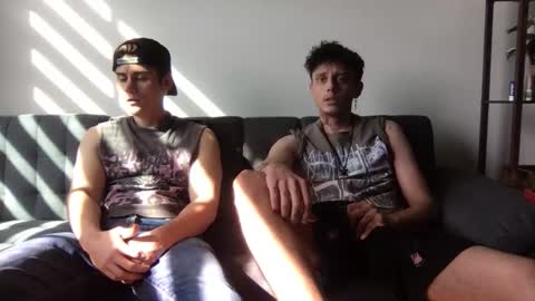 Snapshot of twinksguys360 chatting on 10-31-25, 09:05 Derrick online show from 10-31-25, 09:05