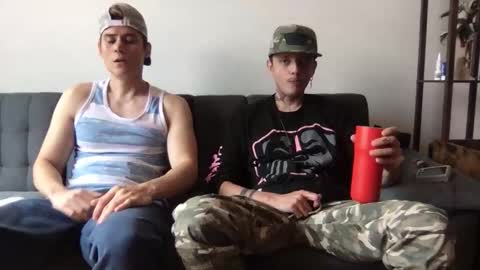 Snapshot of twinksguys360 chatting on 11-01-25, 07:16 Derrick online show from 11-01-25, 07:16