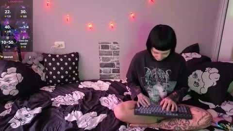 Sin and Skin online show from 12-17-25, 10:10