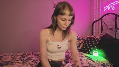 Snapshot of twins_terror chatting on 04-04-26, 06:16 Sin and Skin online show from 04-04-26, 06:16