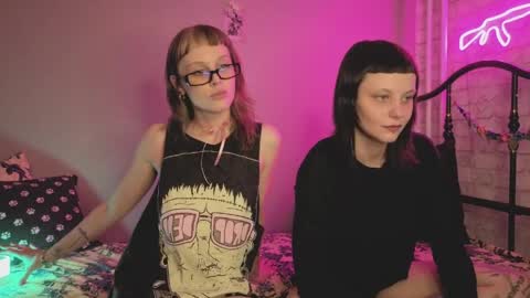 Snapshot of twins_terror chatting on 04-06-26, 05:58 Sin and Skin online show from 04-06-26, 05:58