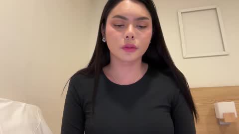 Snapshot of twitter_venusjenner chatting on 02-05-25, 09:04 REIGNEASIA online show from 02-05-25, 09:04