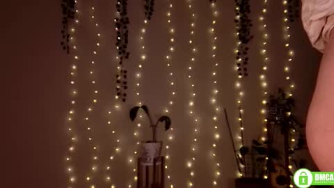 Snapshot of twix_girl chatting on 11-12-25, 06:41 Stranger online show from 11-12-25, 06:41