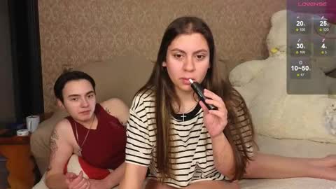 Snapshot of twobabesweet chatting on 10-16-25, 08:04 Welcome guys We Lili and Vic PVT open online show from 10-16-25, 08:04