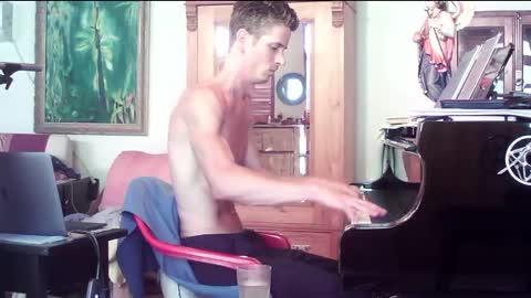 TobeBritta online show from 11-09-25, 03:10