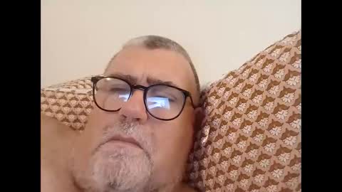 Snapshot of twohats2810 chatting on 11-30-25, 10:03 twohats2810 online show from 11-30-25, 10:03